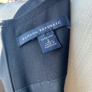 Black banana republic shift dress size 2